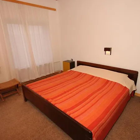 Manjadvorci 7445a Barban